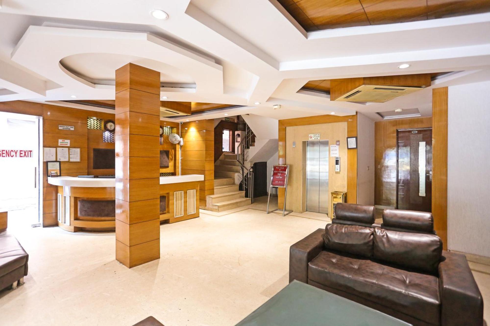 Hotel Silky Palace Near Igi Airportt Ню Делхи Екстериор снимка