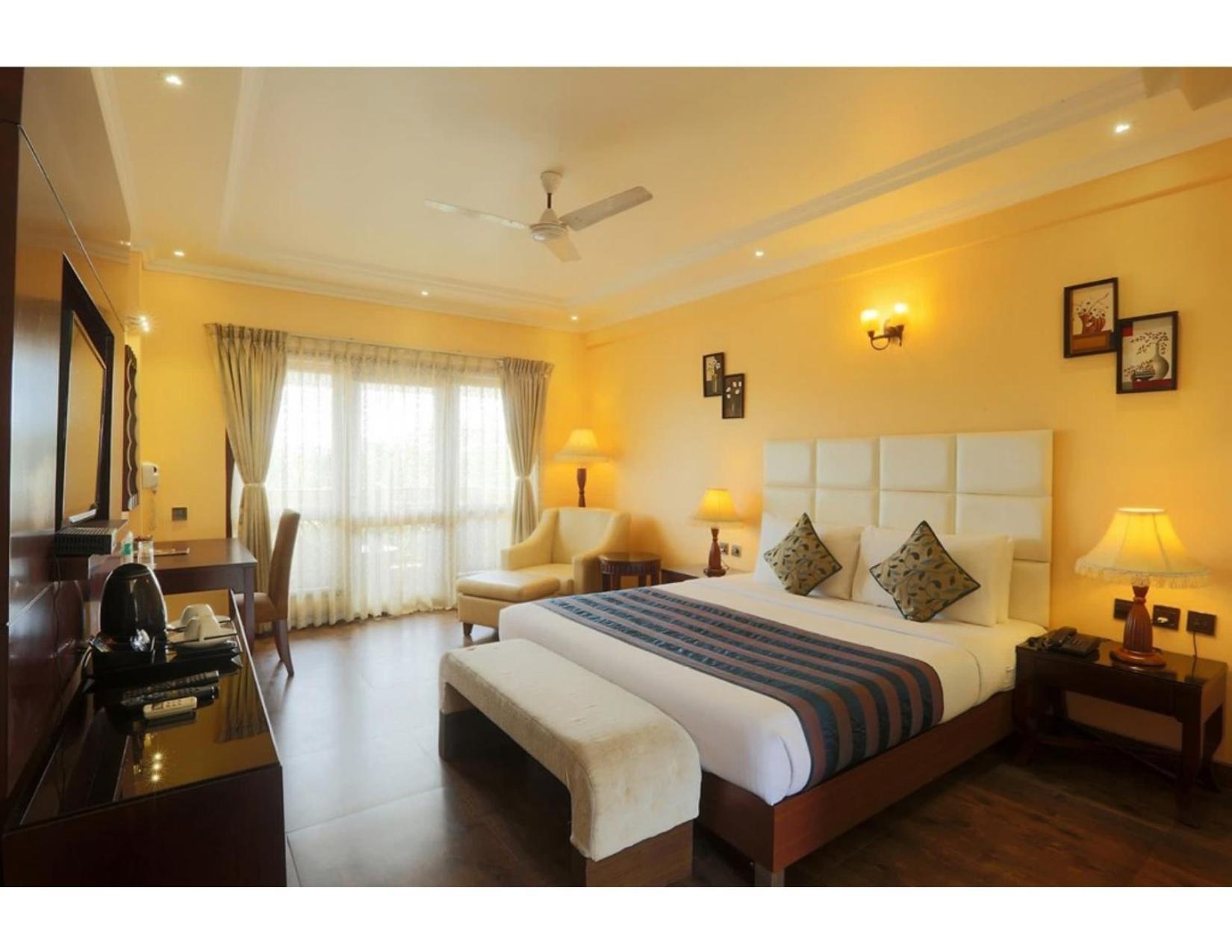 Hotel Silky Palace Near Igi Airportt Ню Делхи Екстериор снимка